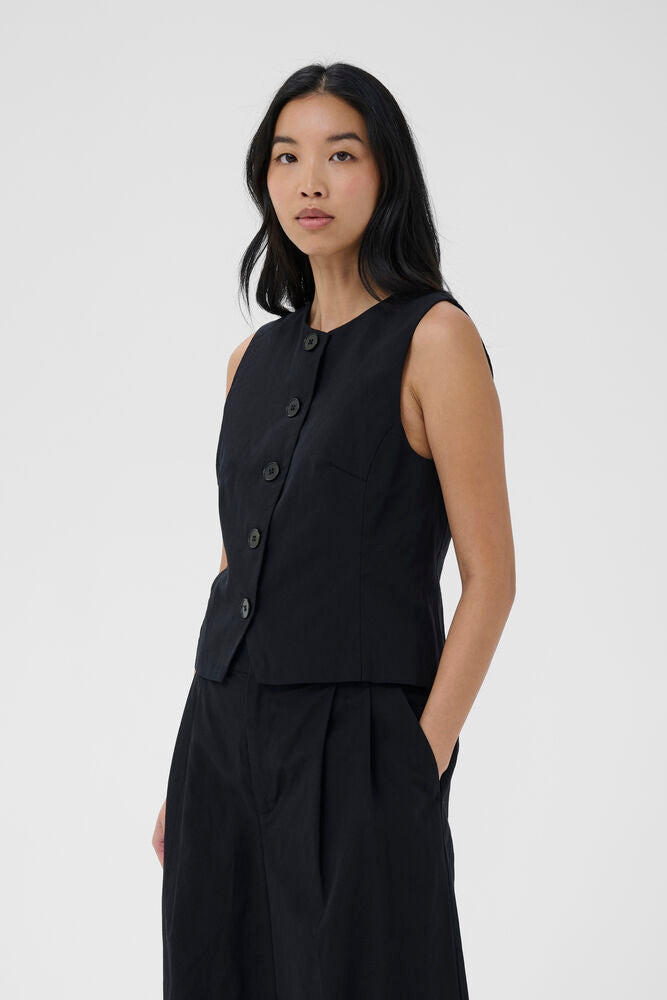 Benitta Vest