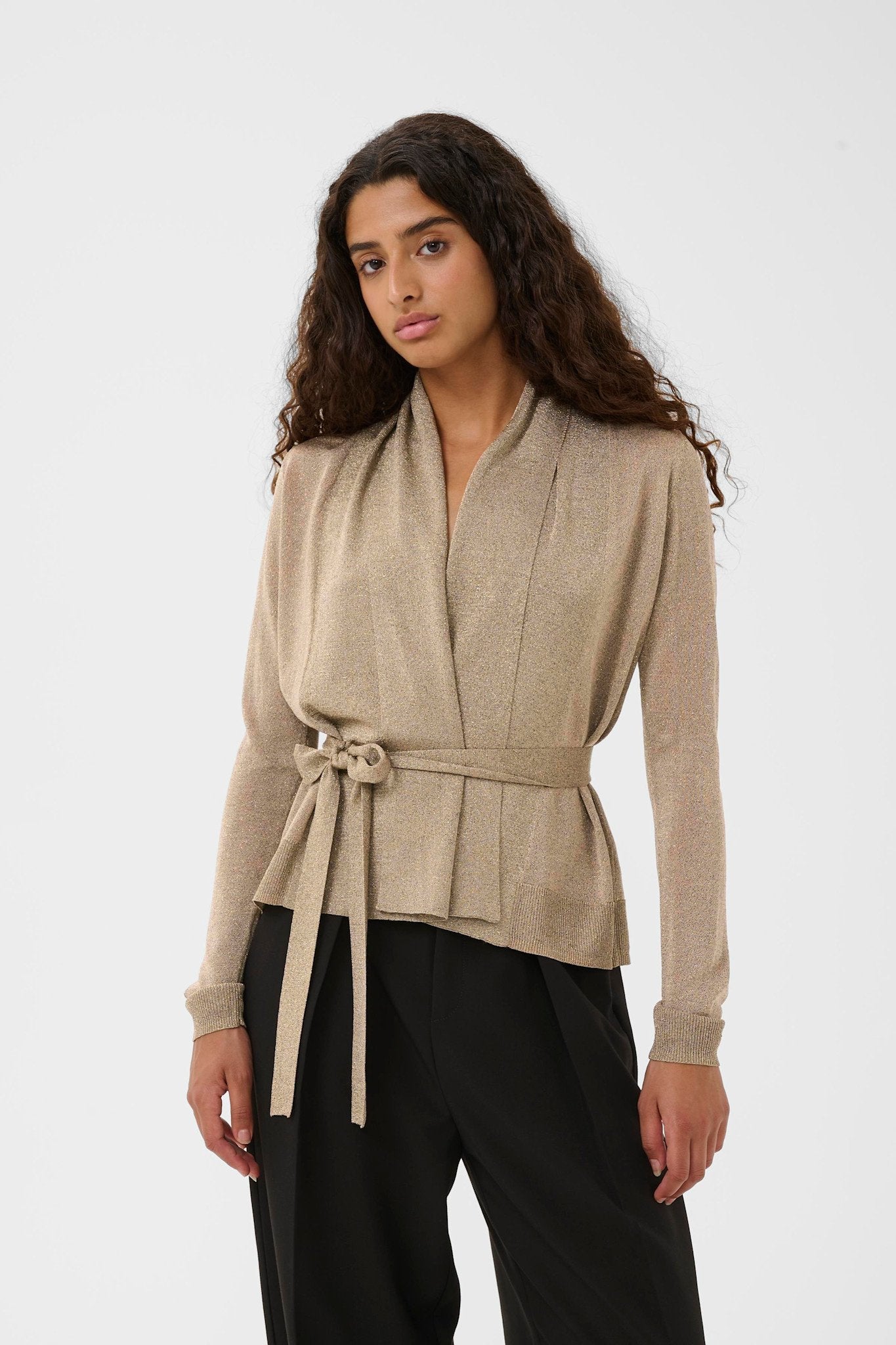 thani-short-cardigan