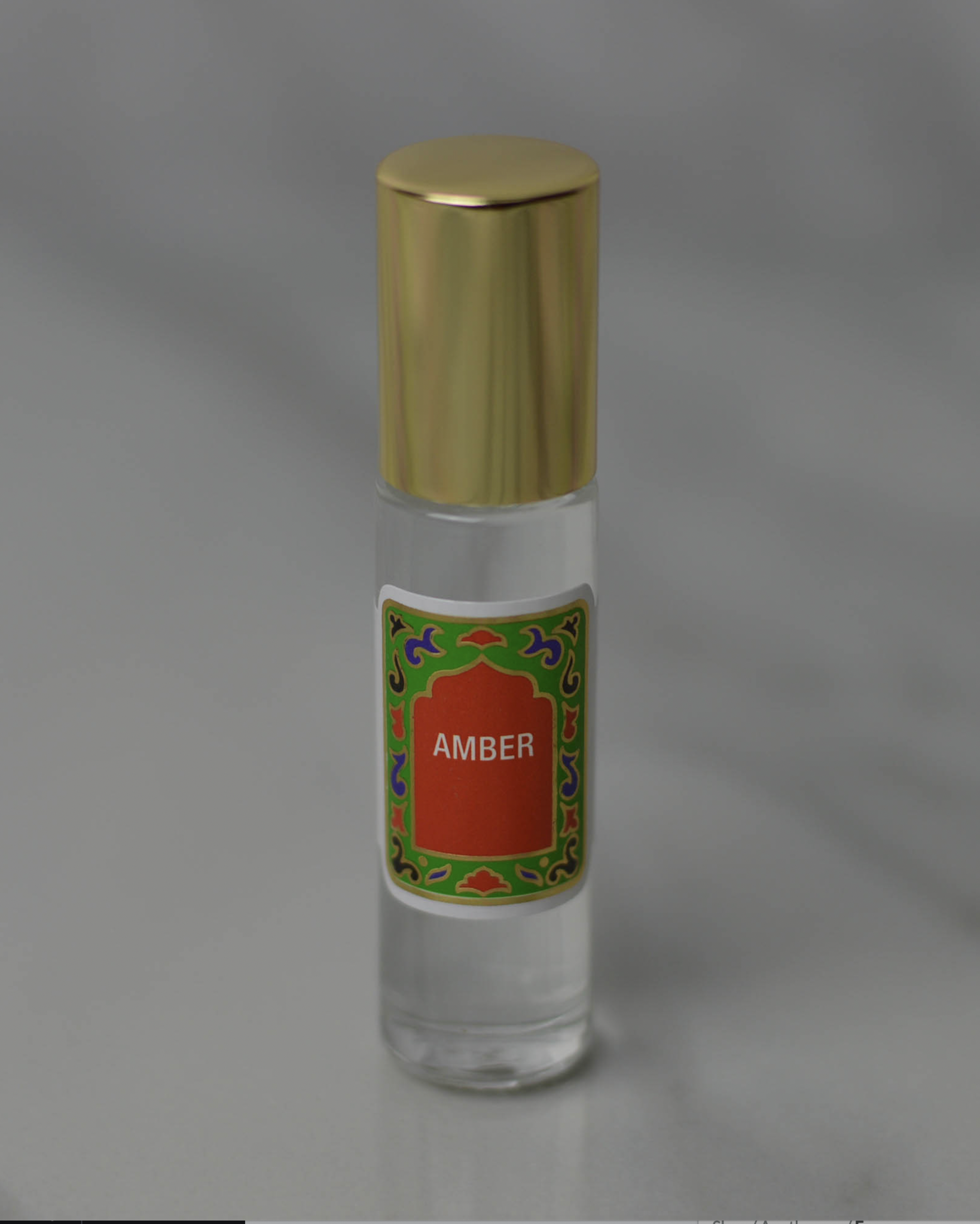 amber-perfume-oil-roll-on