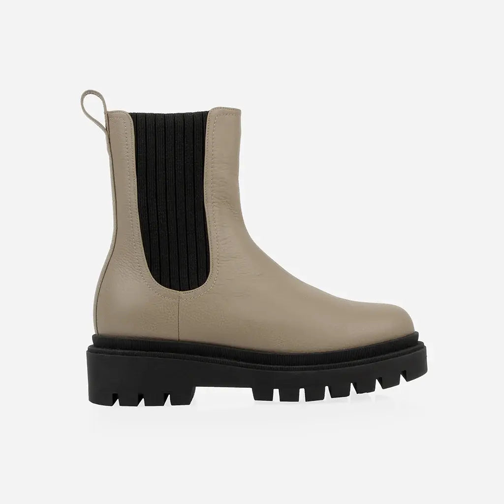 ほぼ新品！AUBERGE FASLANE ４０ Poppy Barley The Alpine Chelsea Boot | Vincent Ottawa
