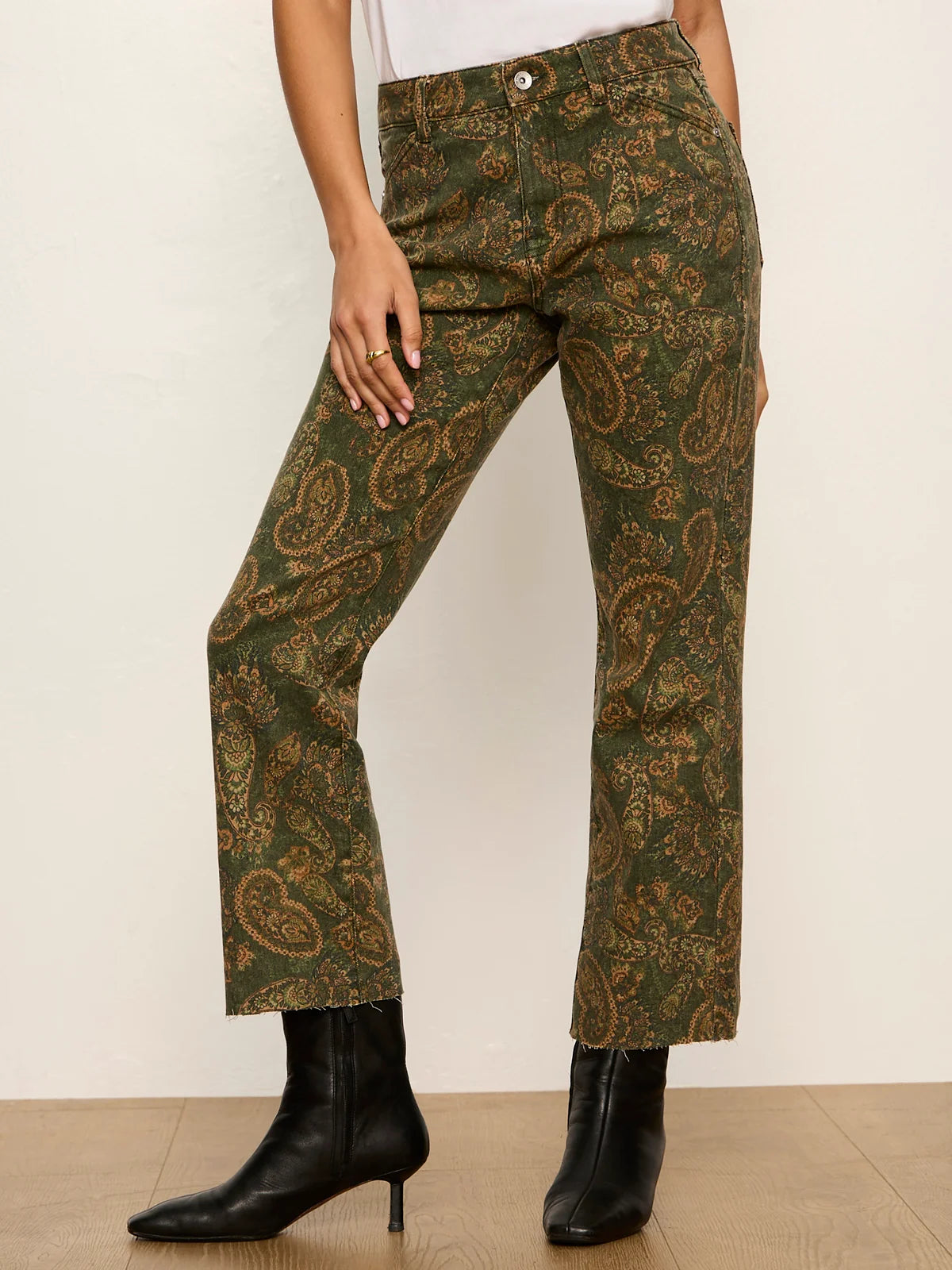 Cadence 90's Straight Crop