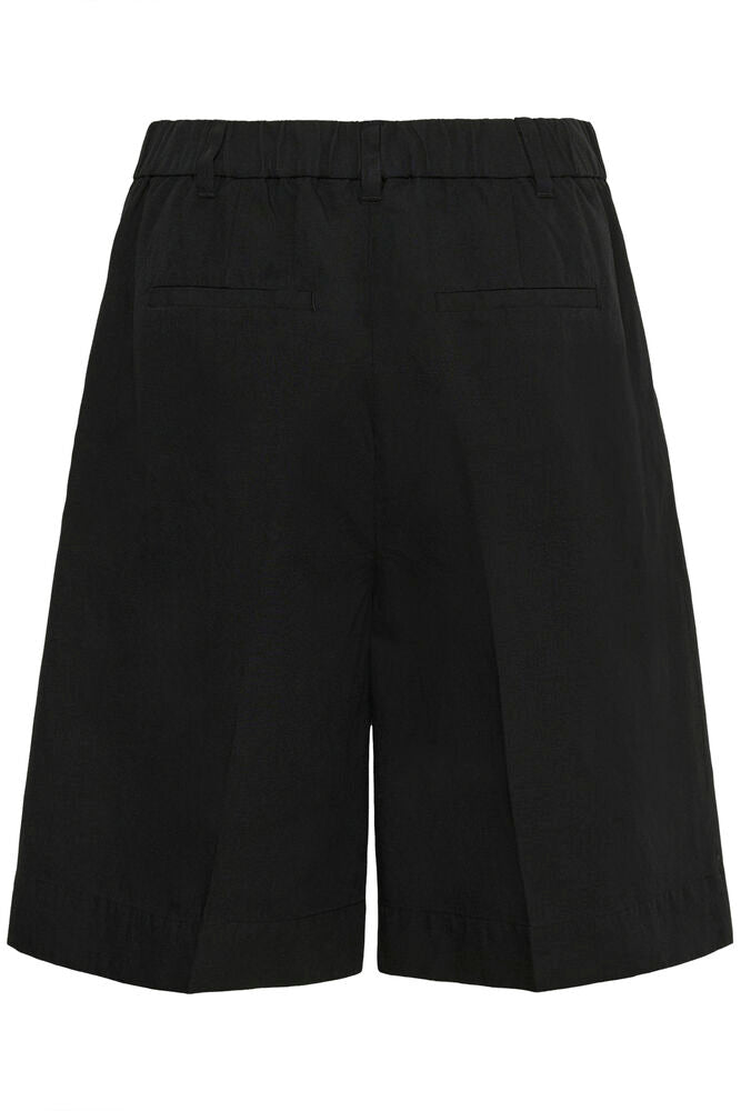 Benedikte Shorts