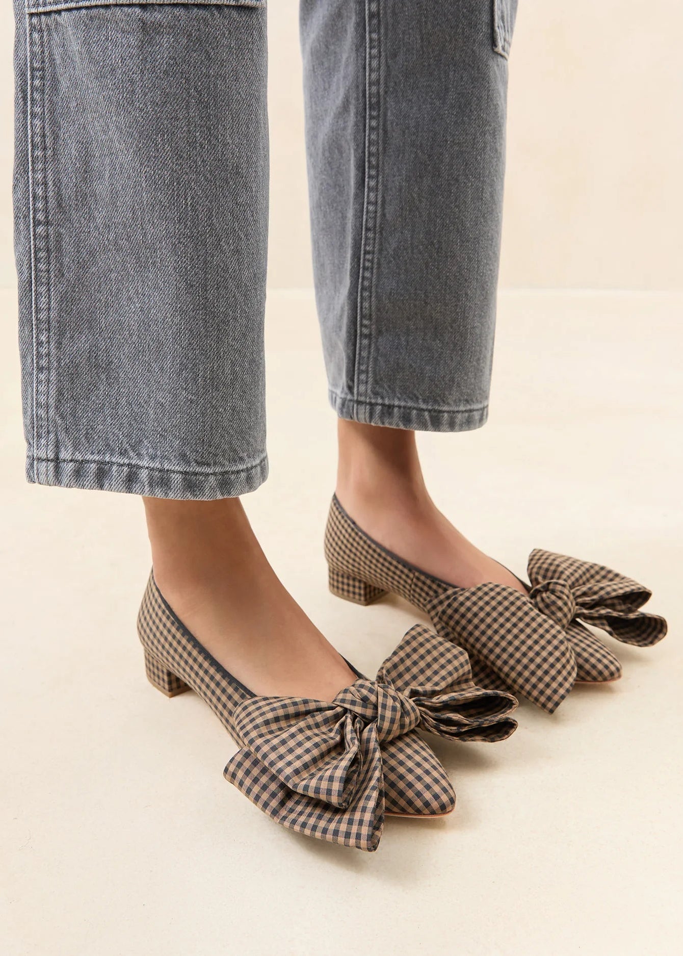 noa-bow-flat