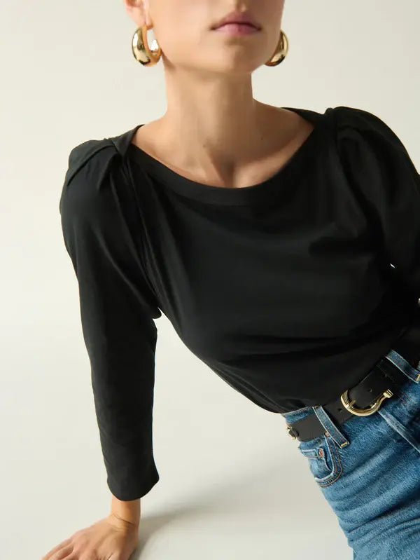 amelie-envelope-neck-top